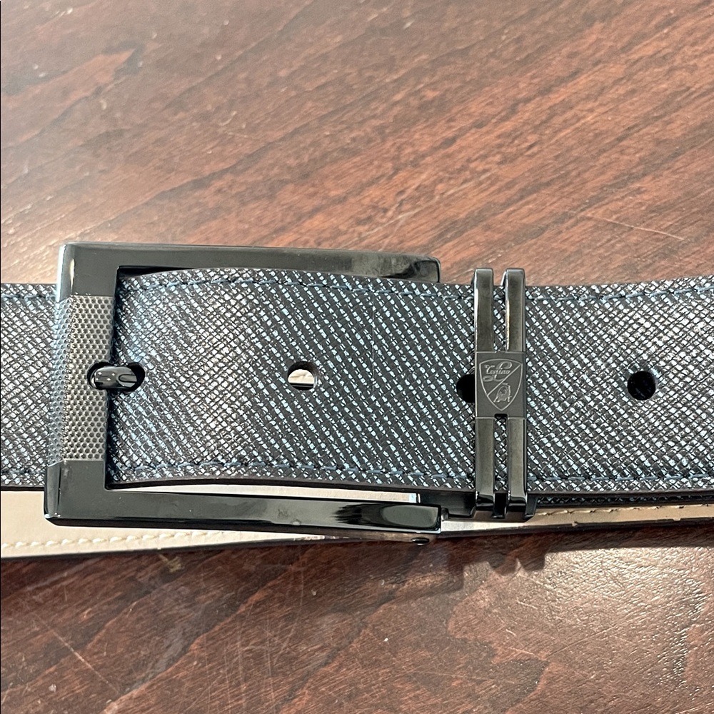 Tonino Lamborghini Men's Textured Belt w/ Logo embossed Buckle. Size 40 EUC